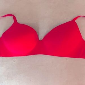 NWOT Victoria secret T-shirt Bra-Lightly Lined-Wireless  Size38DD